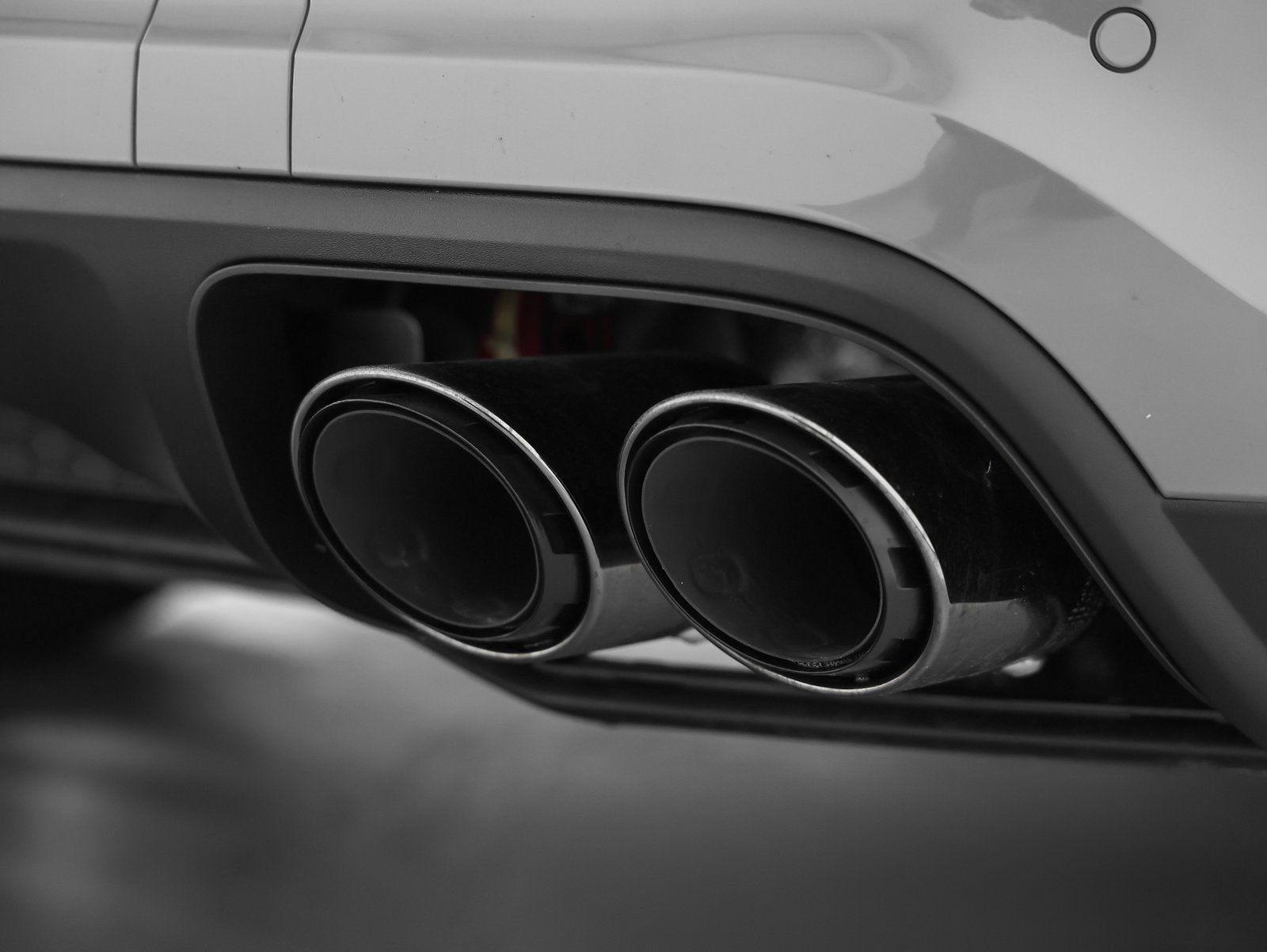 New 2026 Porsche Cayenne E-Hybrid Coupe AWD/4WD image 17