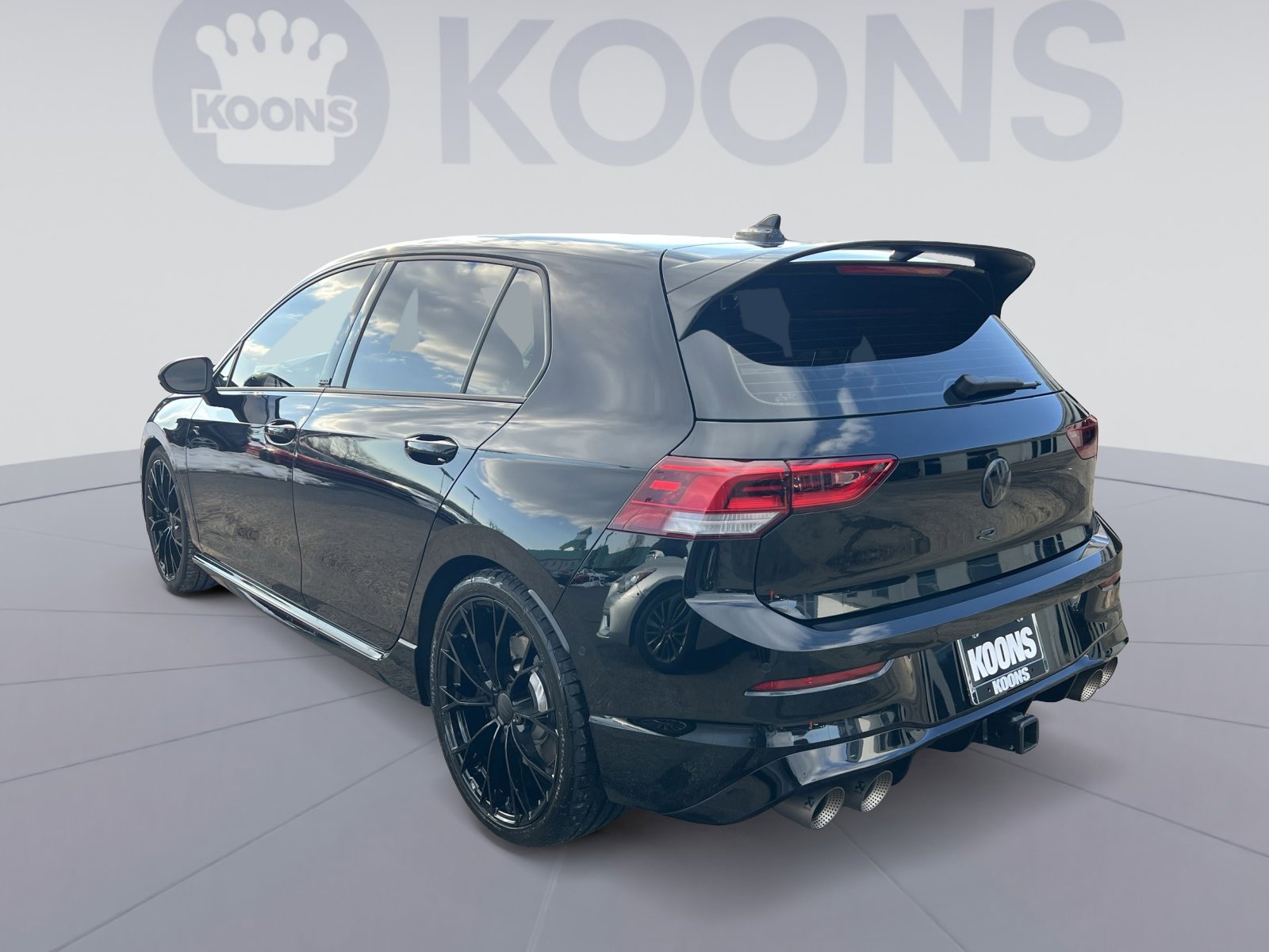 Used 2025 Volkswagen Golf R Black Edition image 4