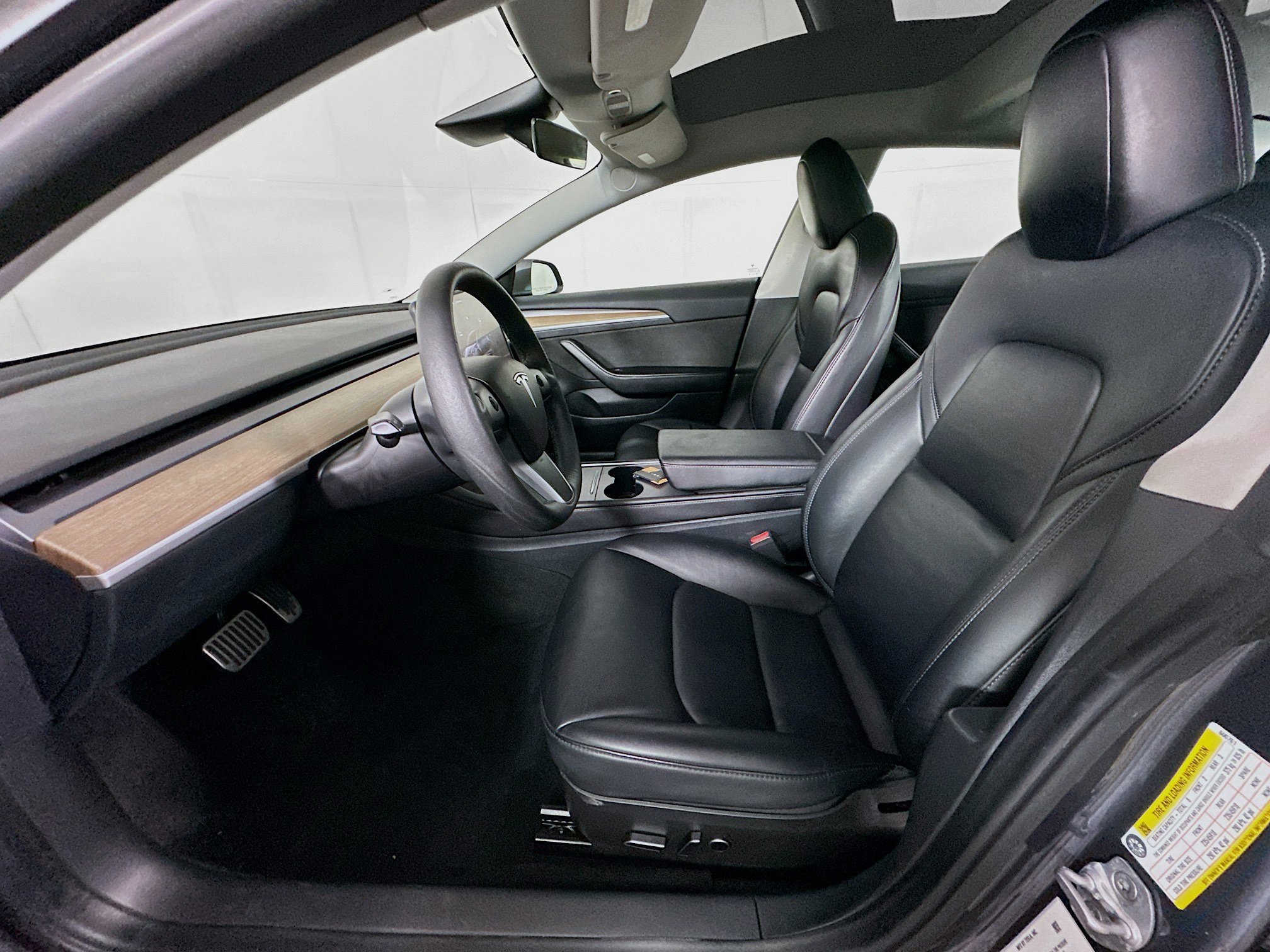 Used 2023 Tesla Model 3 Standard Range image 13