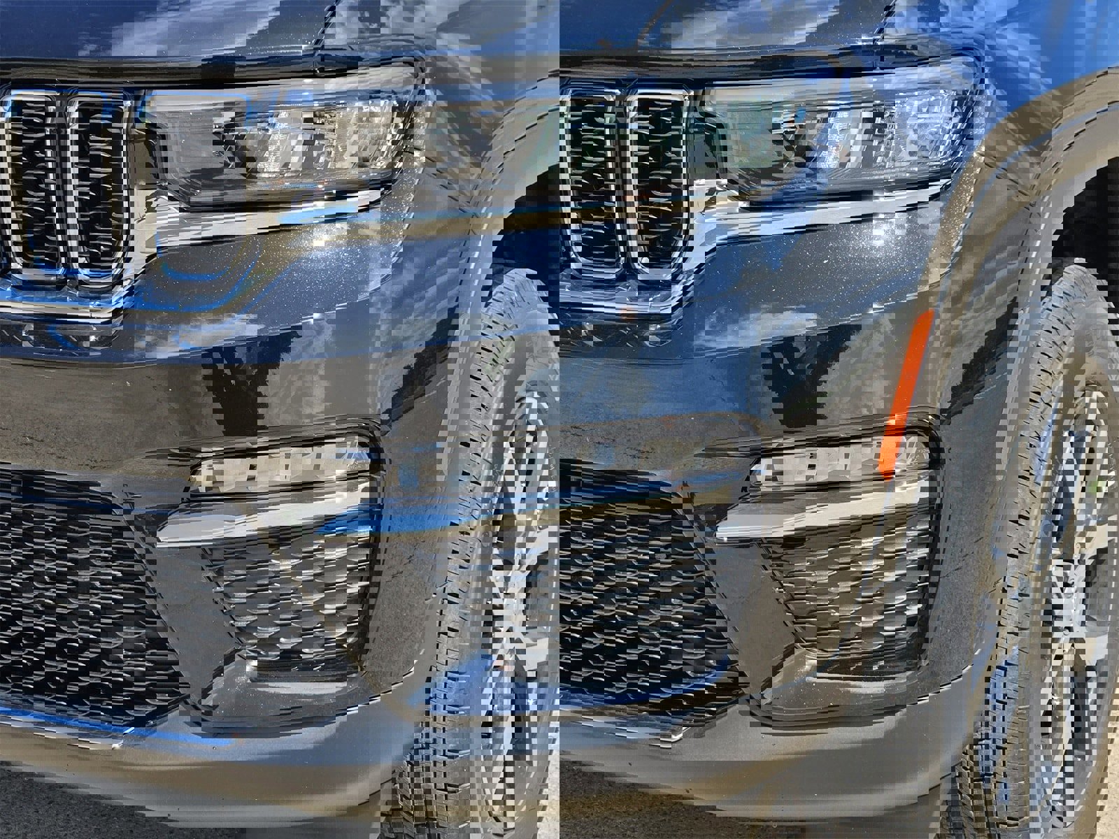 New 2025 Jeep Grand Cherokee Limited image 8