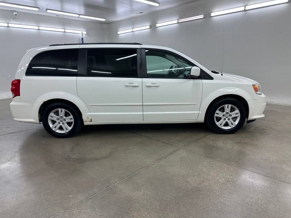 Used 2012 Dodge Grand Caravan SXT w/ Entertainment Group 1 FWD image 14