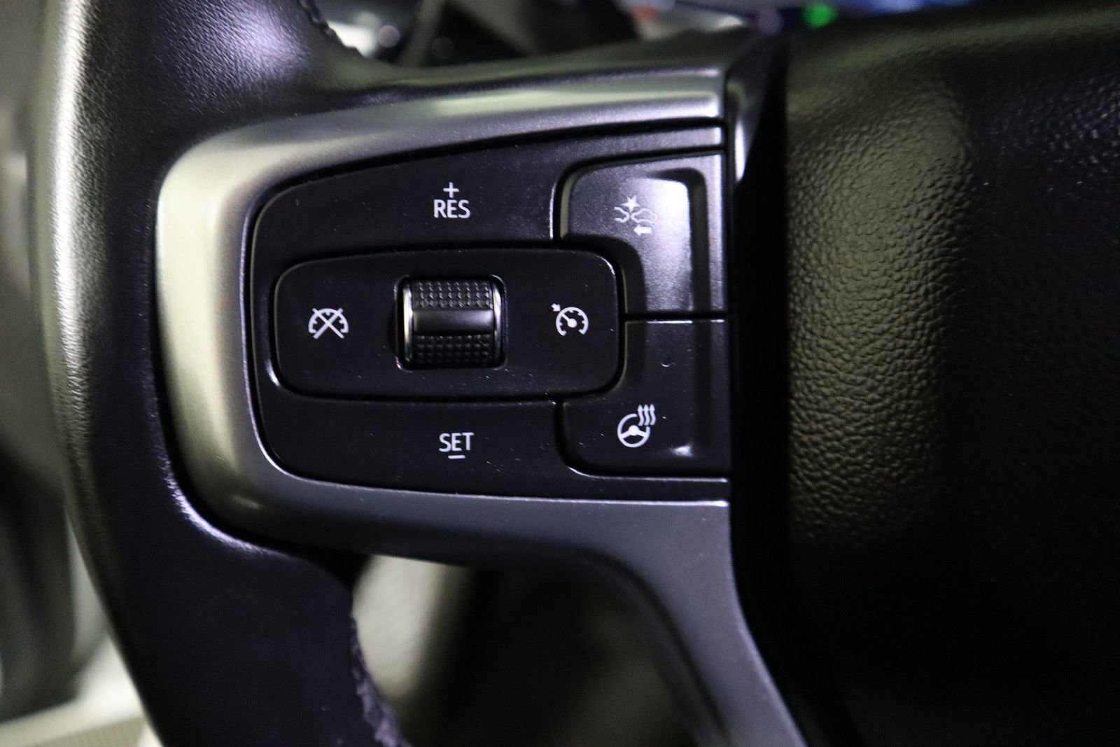 Used 2024 Chevrolet Silverado 2500 LTZ w/ LTZ Convenience Package image 45