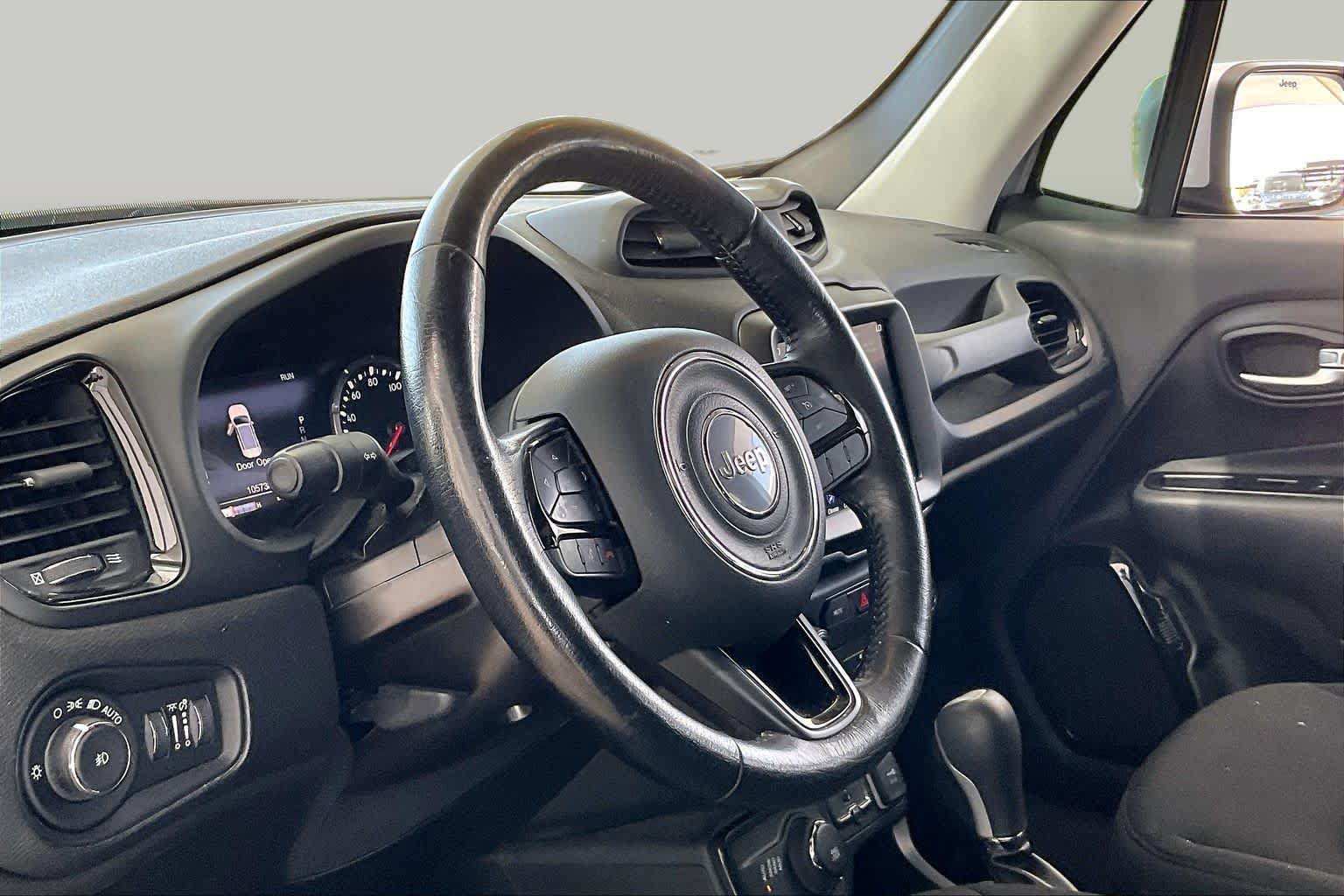 Used 2020 Jeep Renegade Altitude w/ UConnect 8.4 Nav Group AWD/4WD image 18