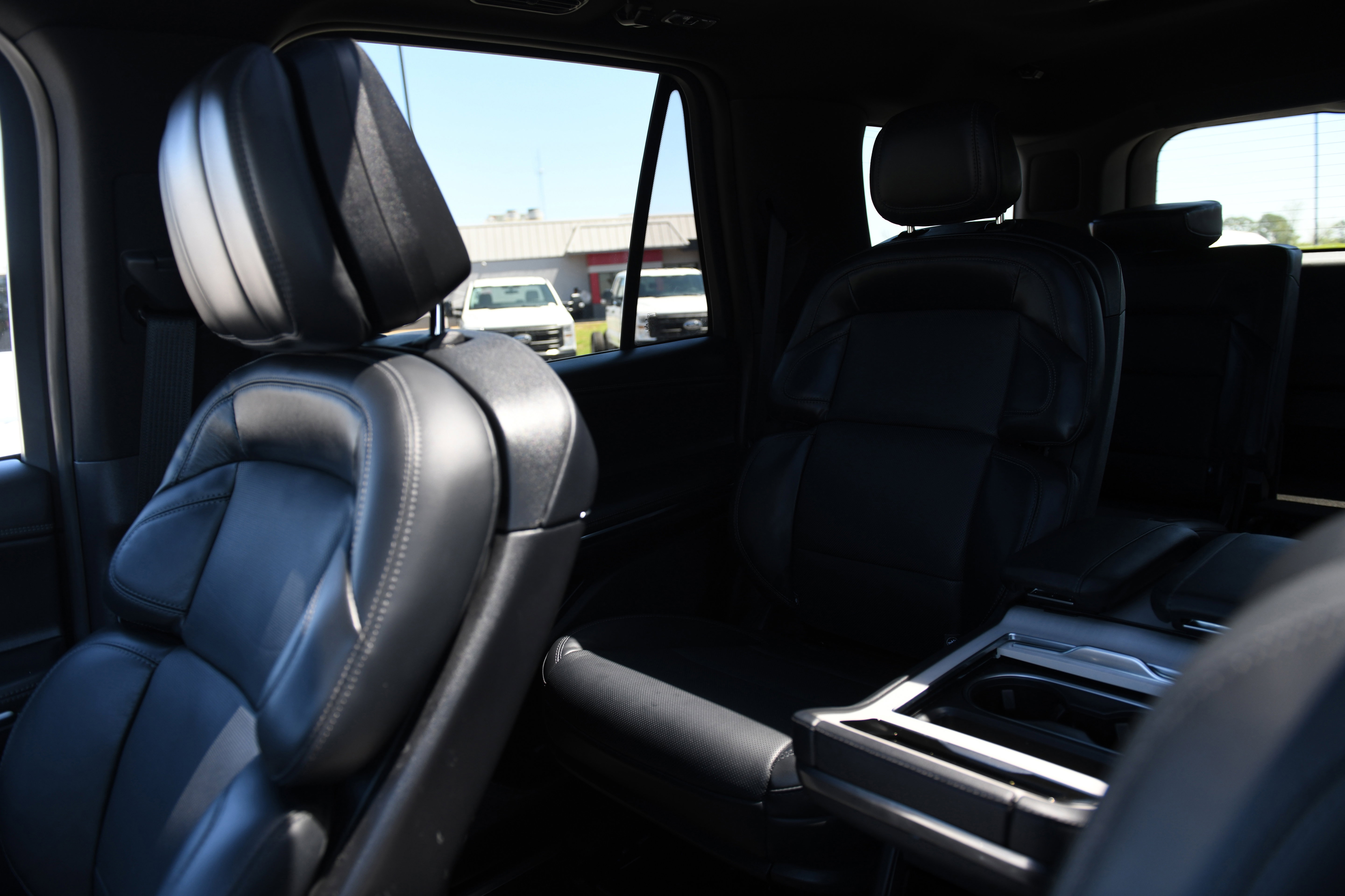 Used 2025 Lincoln Navigator Reserve w/ Jet Appearance Package image 36
