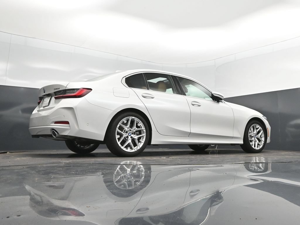 Certified 2026 BMW 330i Sedan RWD image 42
