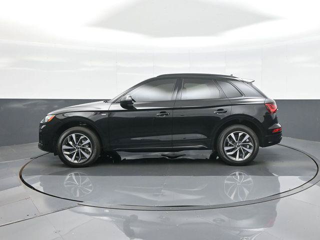Used 2024 Audi Q5 2.0T Premium w/ Summer of Audi Package AWD/4WD image 4