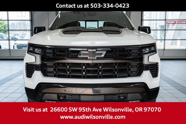 Used 2024 Chevrolet Silverado 1500 LT Trail Boss w/ Convenience Package II AWD/4WD image 2