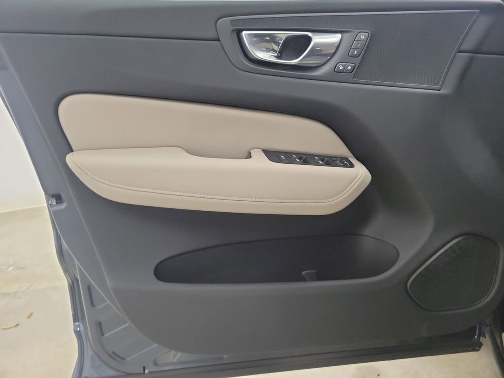 New 2026 Volvo XC60 B5 Plus w/ Protection Package Premier image 21