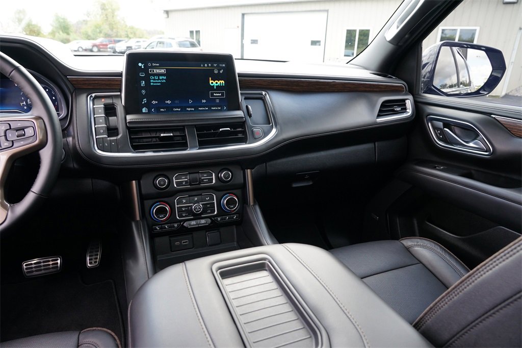 Used 2023 Chevrolet Suburban High Country image 21
