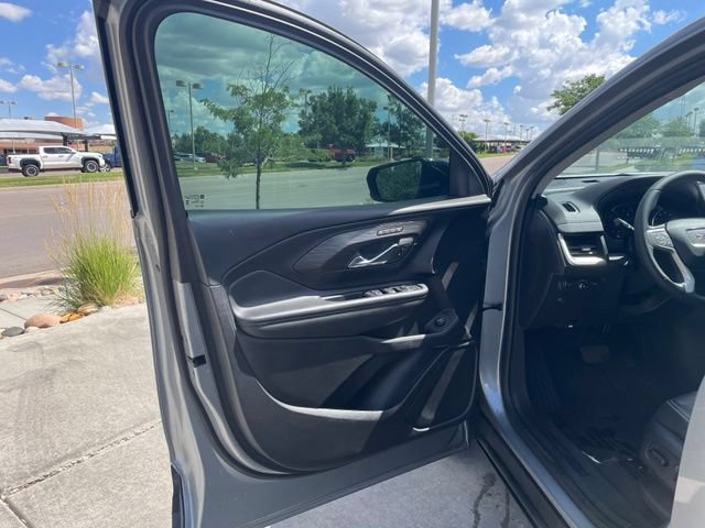 Used 2023 GMC Terrain SLT w/ Elevation Edition AWD/4WD image 11