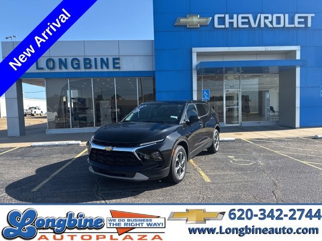 Used 2025 Chevrolet Blazer LT AWD/4WD image 1