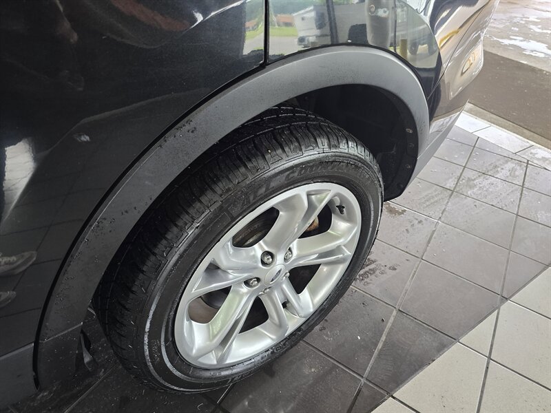 Used 2015 Ford Explorer Limited image 39