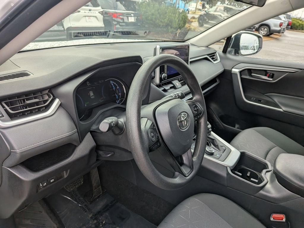 Used 2025 Toyota RAV4 XLE image 14
