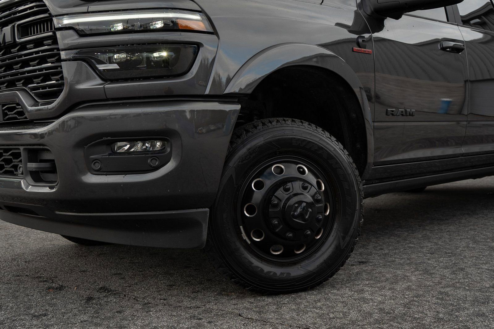 Used 2025 RAM 3500 Limited image 4