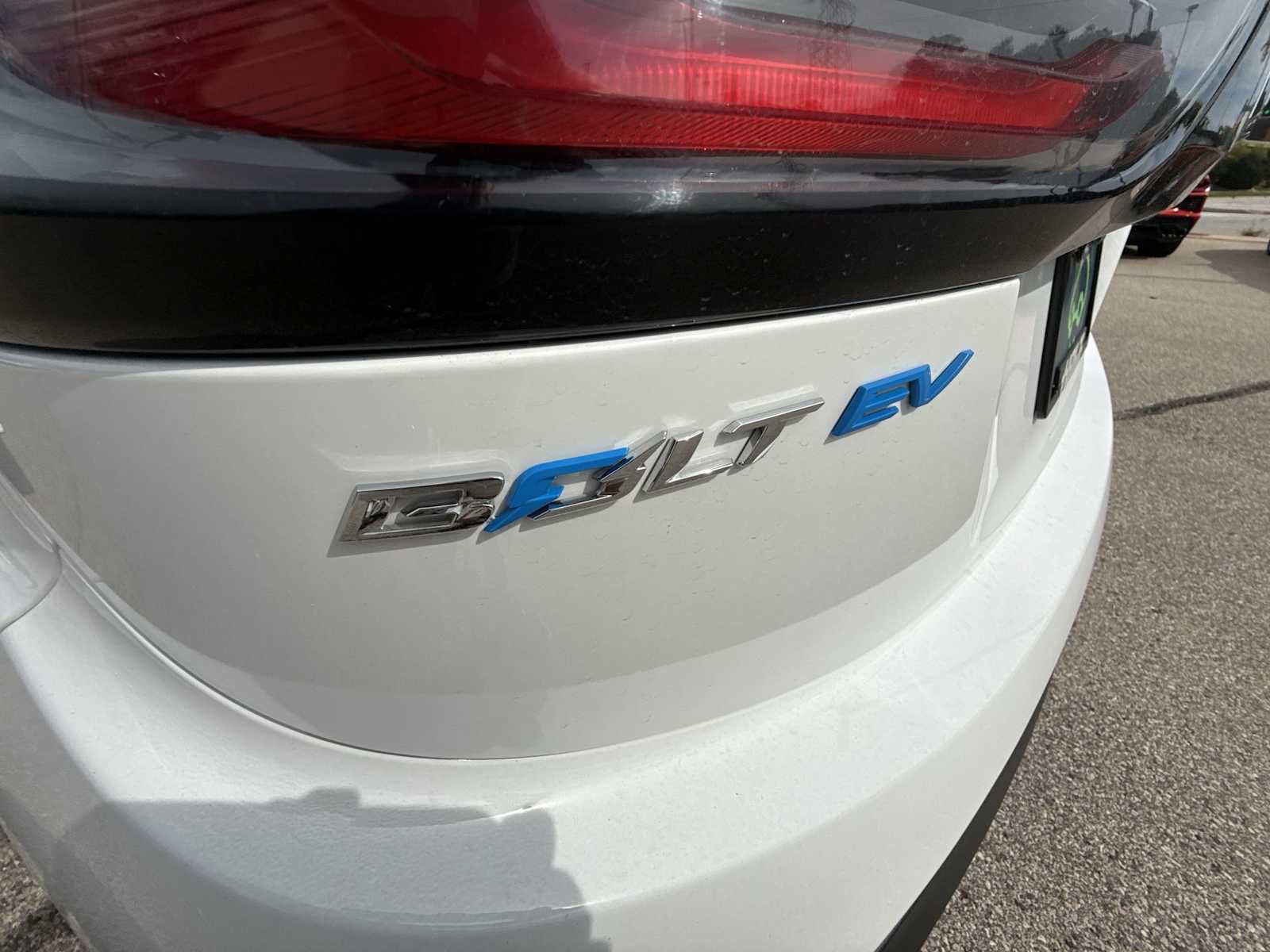 Certified 2022 Chevrolet Bolt LT w/ Infotainment Package FWD image 31