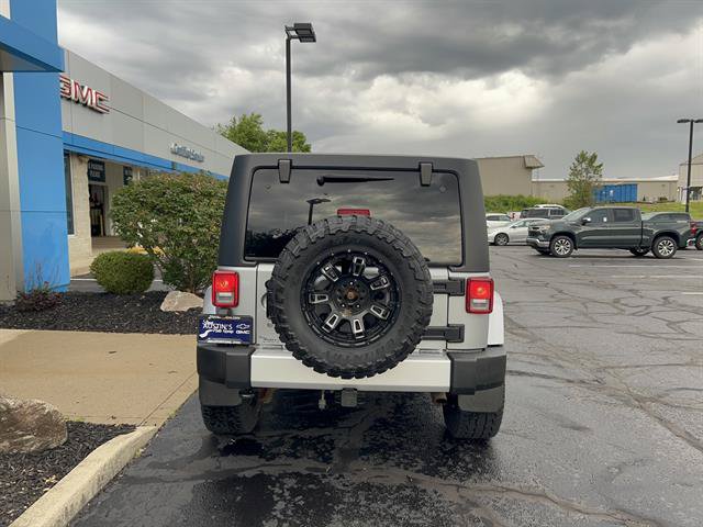 Used 2015 Jeep Wrangler Unlimited Sahara w/ Connectivity Group AWD/4WD image 6