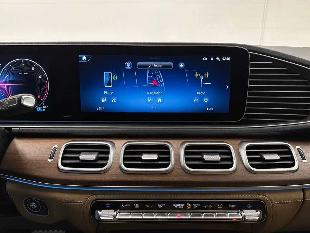 Used 2025 Mercedes-Benz GLS 580 4MATIC image 31