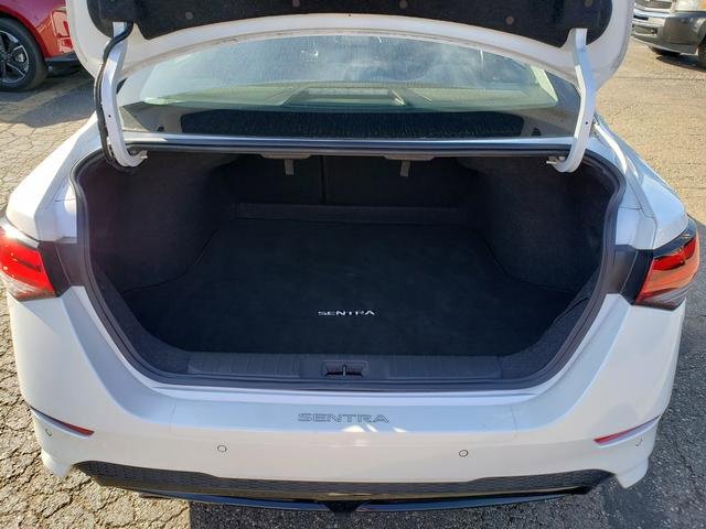 Used 2022 Nissan Sentra SR w/ Midnight Edition image 6