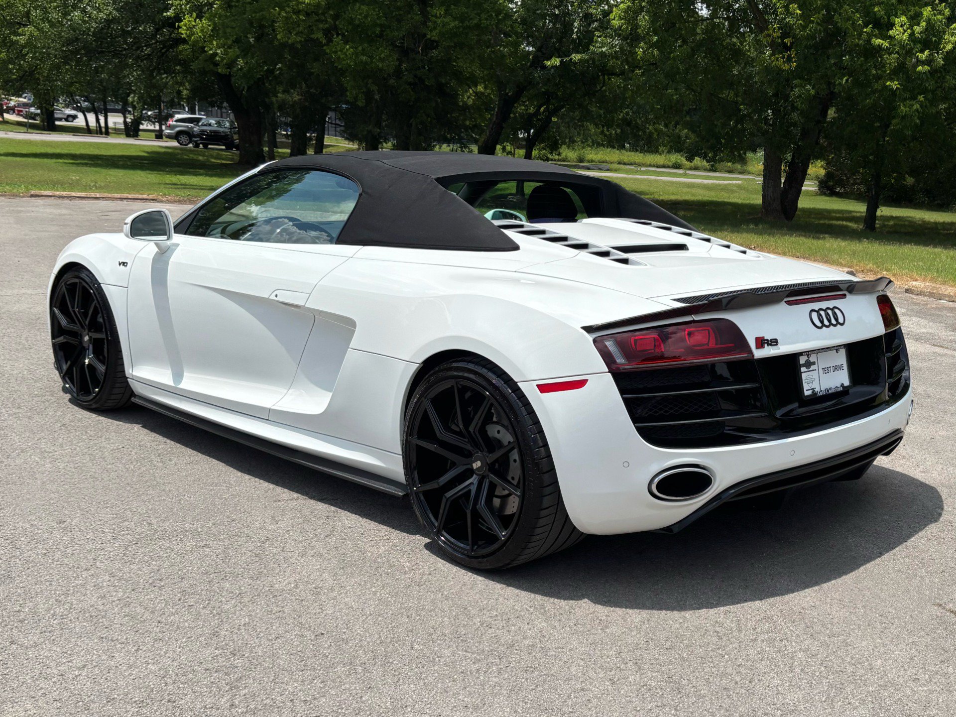 Used 2011 Audi R8 V10 AWD/4WD image 14
