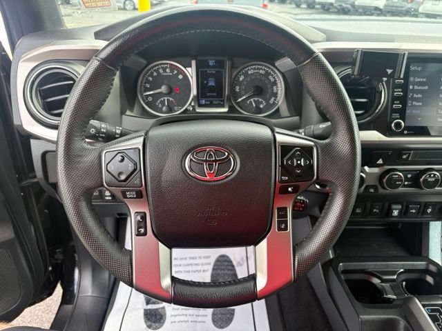 Used 2022 Toyota Tacoma Limited AWD/4WD image 15