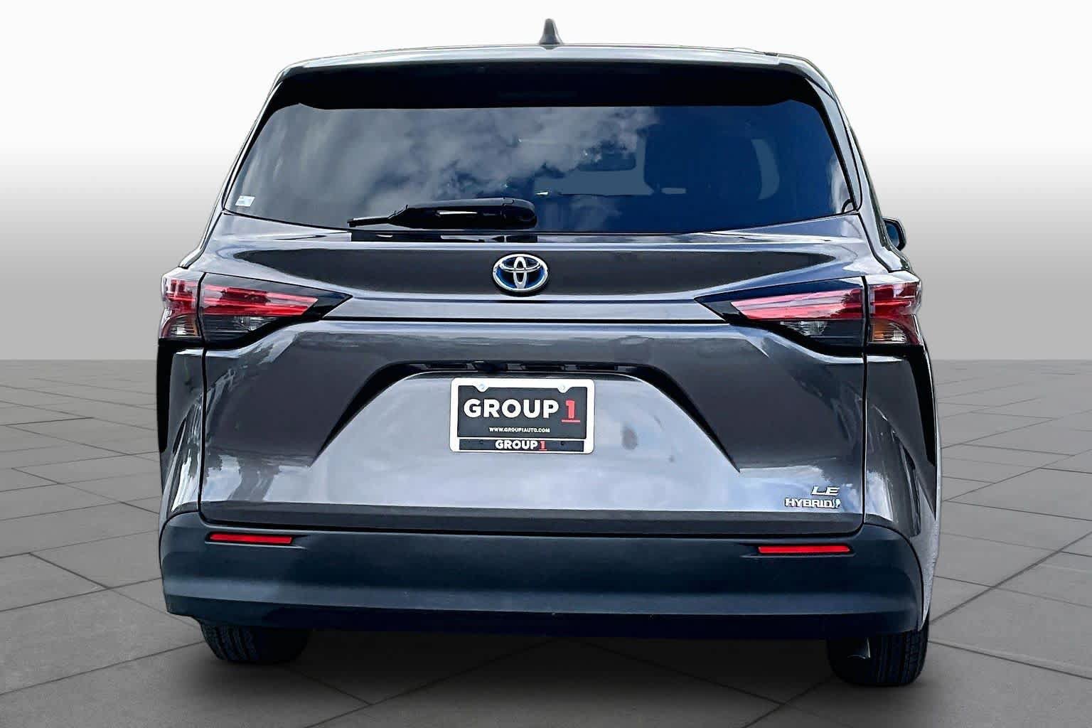 Used 2022 Toyota Sienna LE FWD image 5