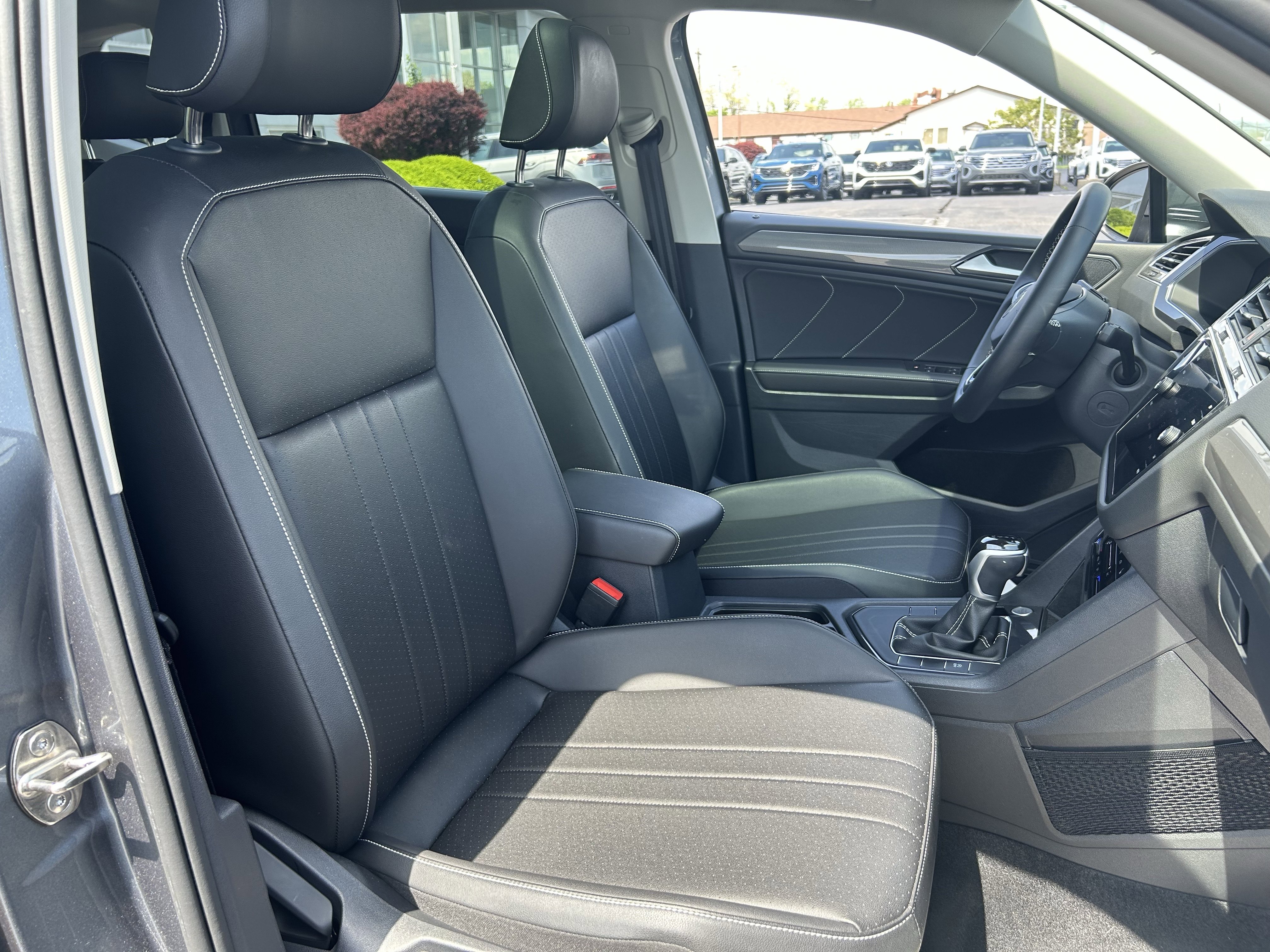 Certified 2023 Volkswagen Tiguan SE w/ Panoramic Sunroof Package FWD image 27