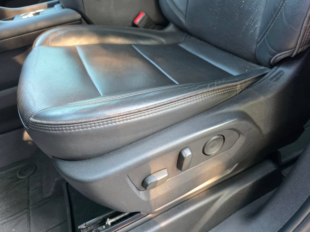 Used 2021 Chevrolet Suburban High Country AWD/4WD image 12