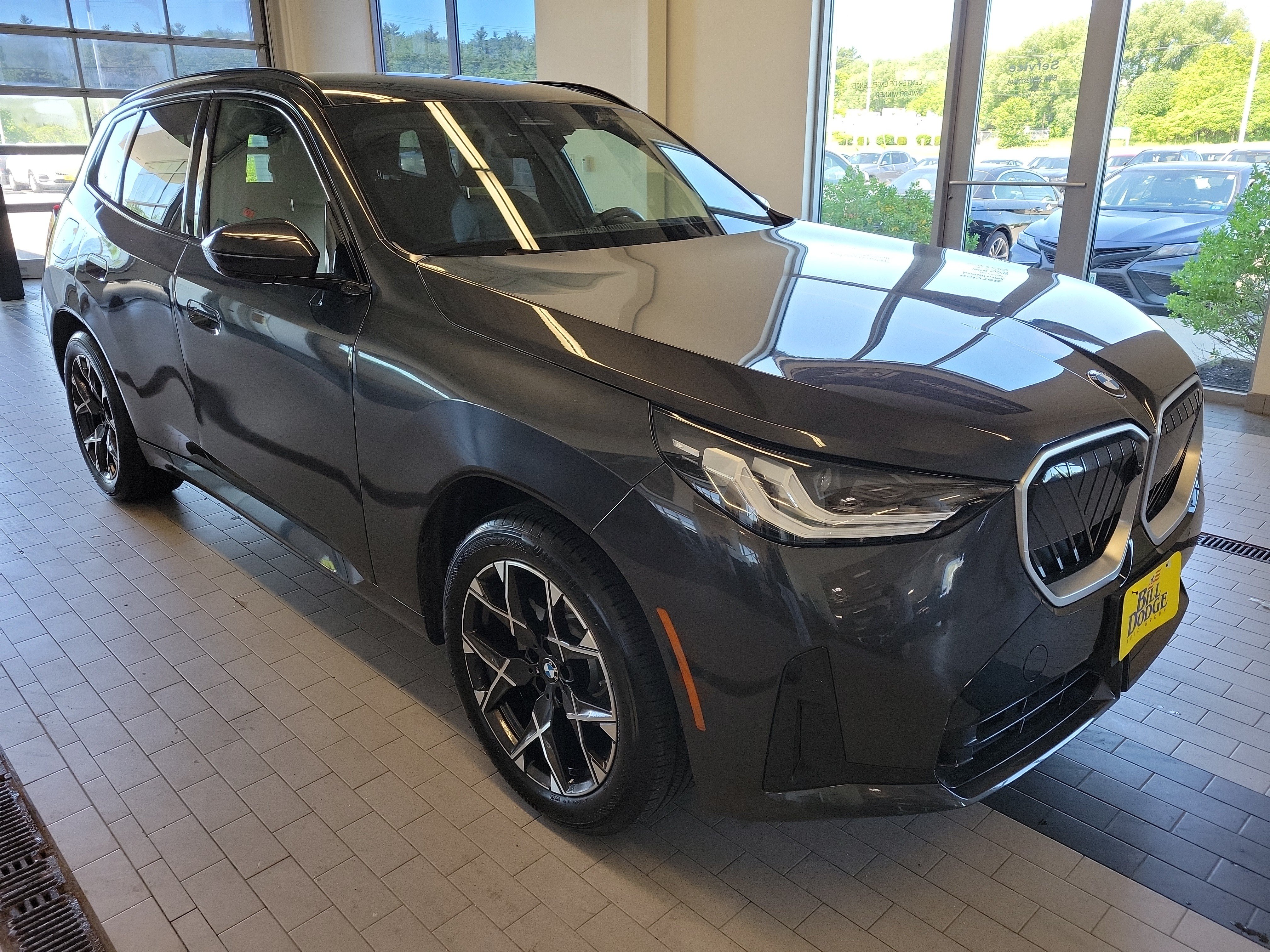 Used 2025 BMW X3 xDrive30i w/ Premium Package AWD/4WD image 3