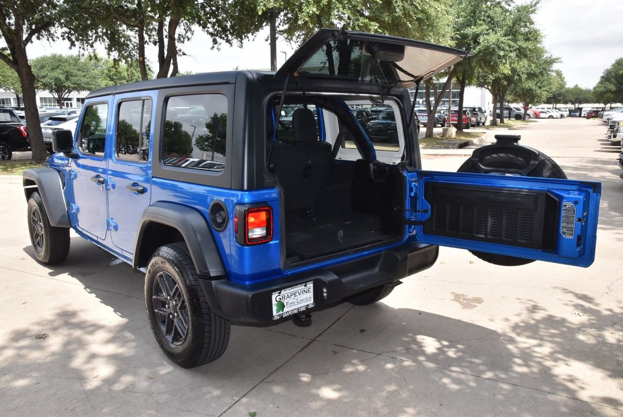 Used 2024 Jeep Wrangler Unlimited Sport AWD/4WD image 35