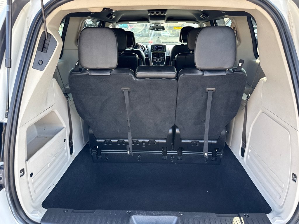 Used 2019 Dodge Grand Caravan SXT FWD image 12