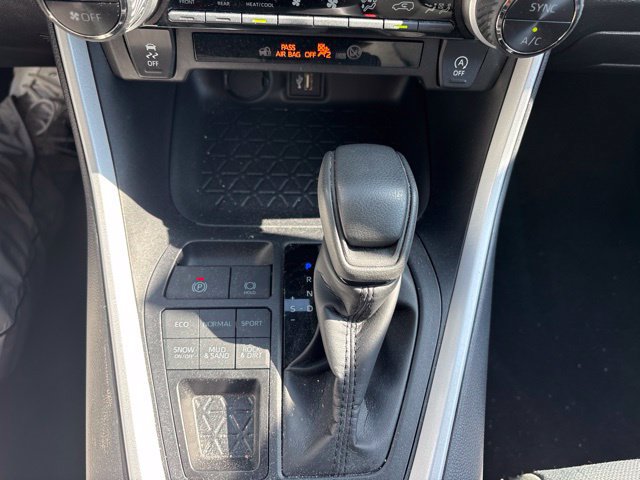 Used 2025 Toyota RAV4 XLE AWD/4WD image 19