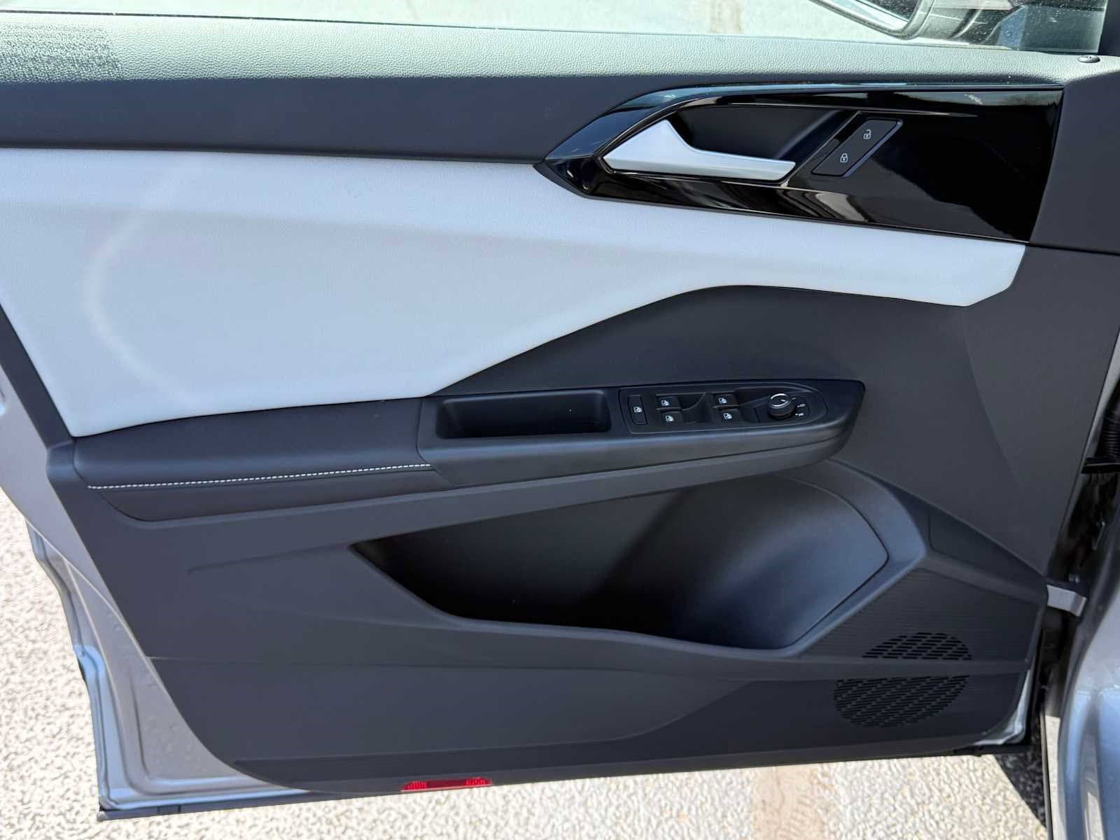New 2026 Volkswagen Taos S FWD image 6