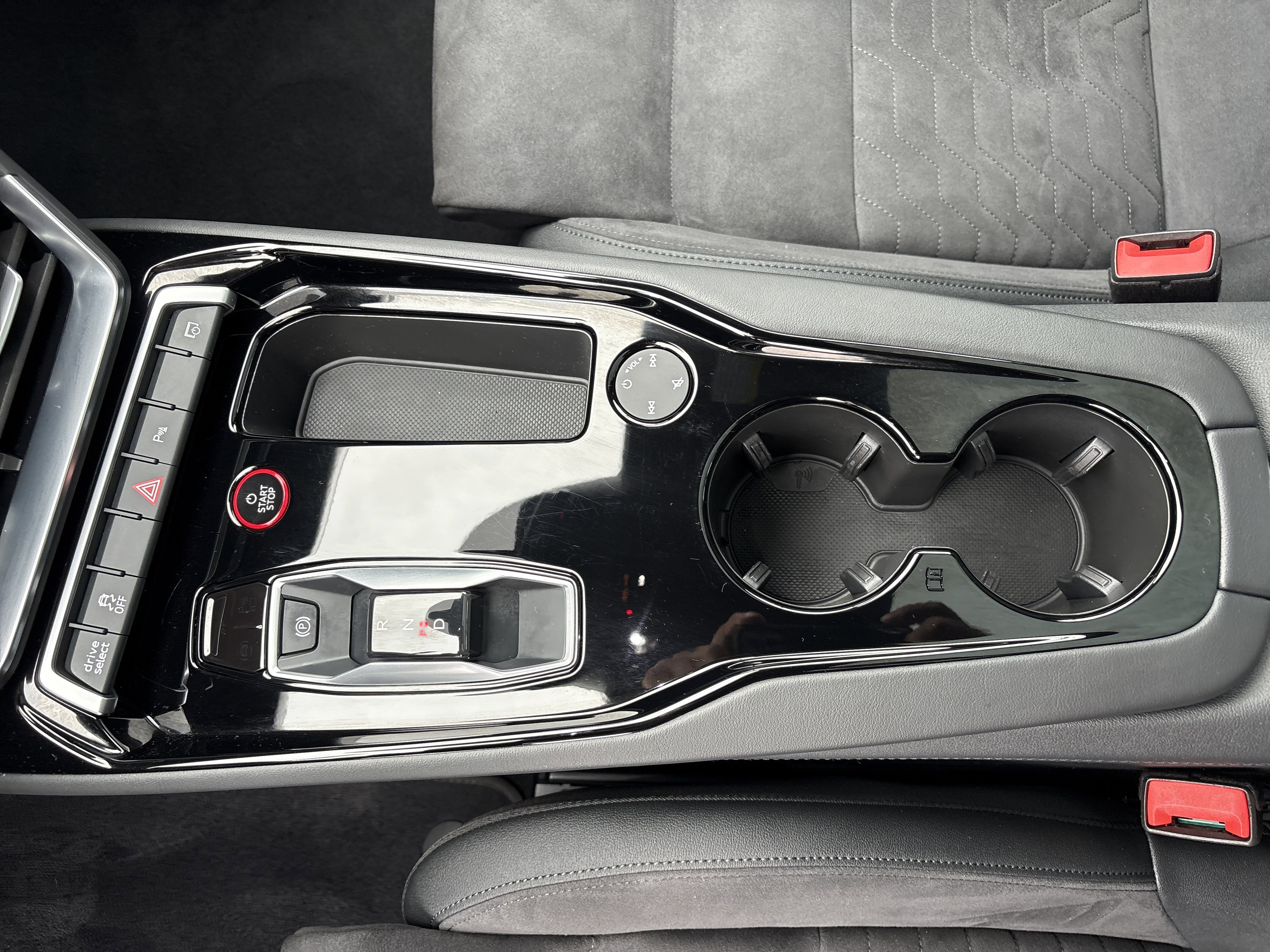 Certified 2023 Audi e-tron GT Premium Plus image 9