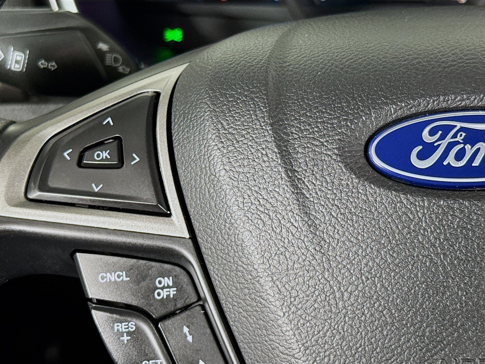 Used 2019 Ford Fusion SE FWD image 13