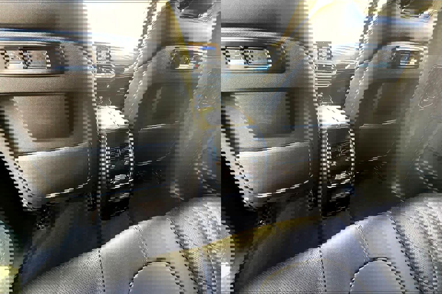 Used 2023 BMW X5 xDrive45e image 31