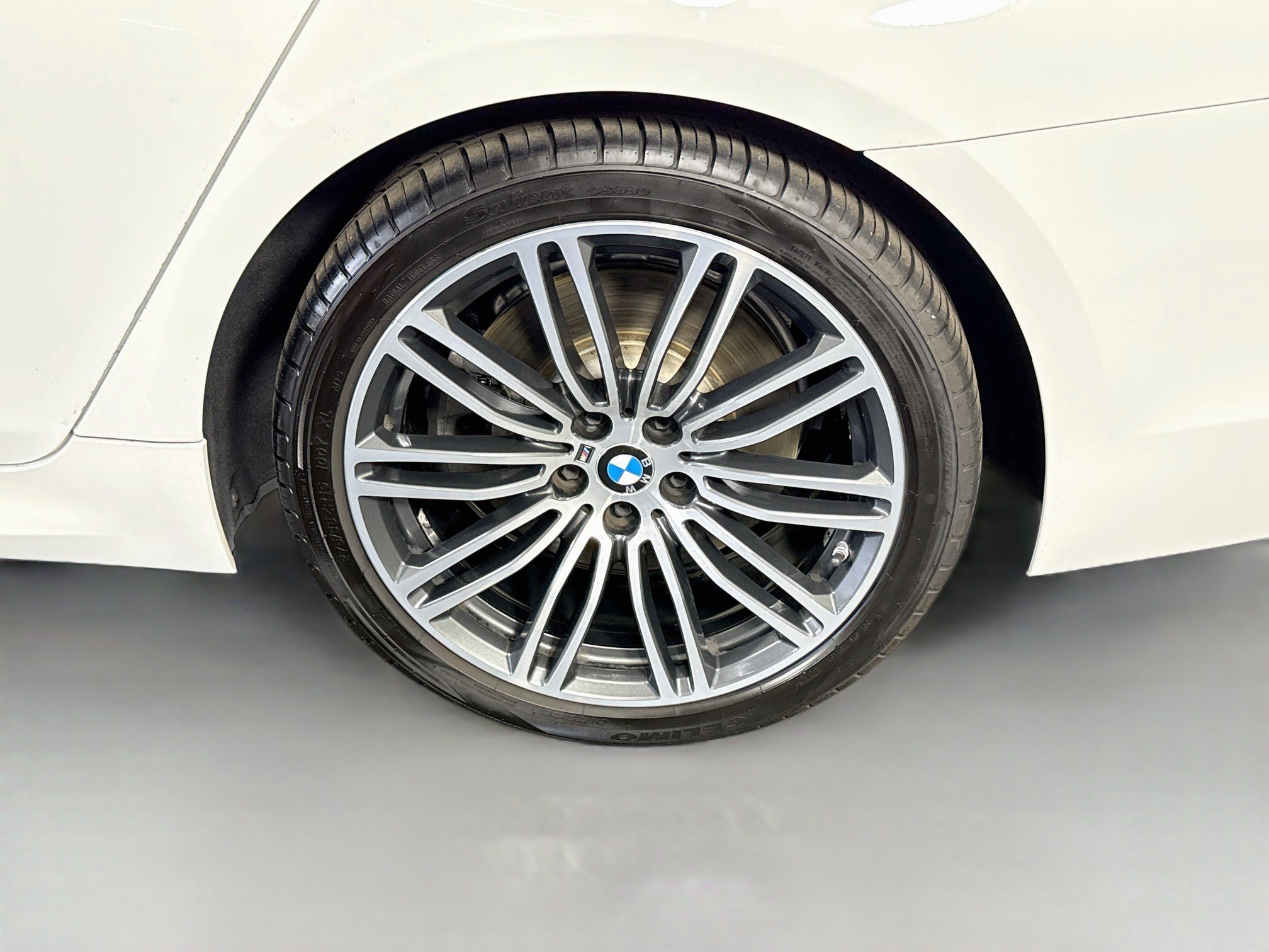 Used 2019 BMW 540i w/ M Sport Package RWD image 37