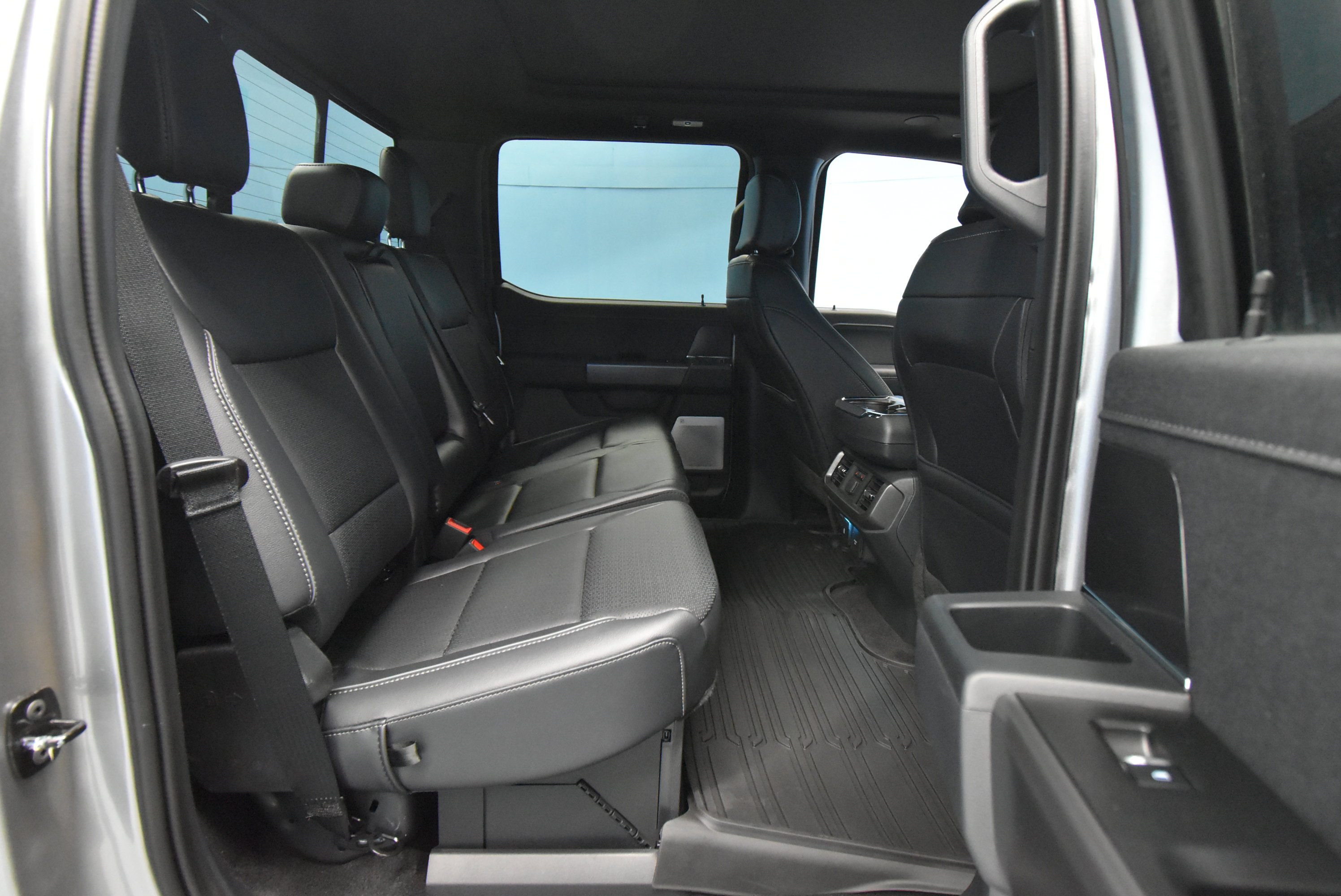 New 2025 Ford F150 Lariat w/ Equipment Group 502A High image 22