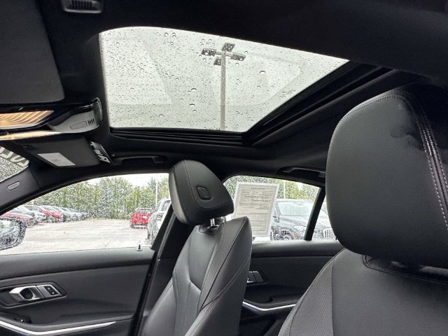 Used 2022 BMW 330i xDrive Sedan w/ Driving Assistance Package AWD/4WD image 26