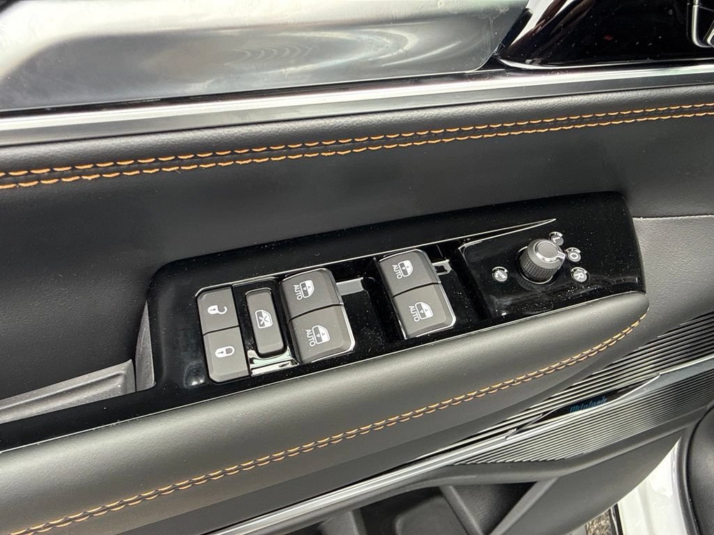 New 2026 Jeep Grand Wagoneer L Summit AWD/4WD image 20