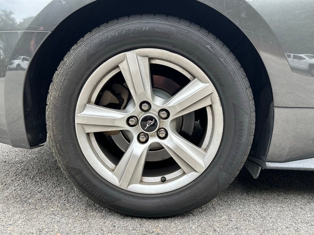 Used 2017 Ford Mustang Coupe image 16