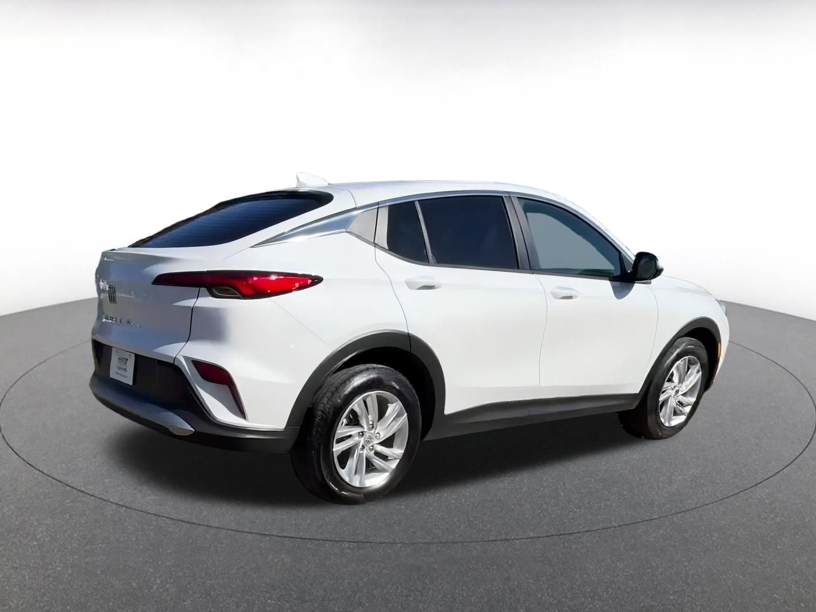 Used 2025 Buick Envista Preferred image 14