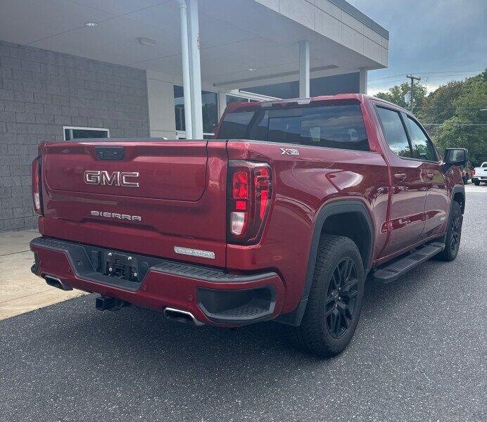 Used 2023 GMC Sierra 1500 Elevation w/ Elevation Premium Package AWD/4WD image 3