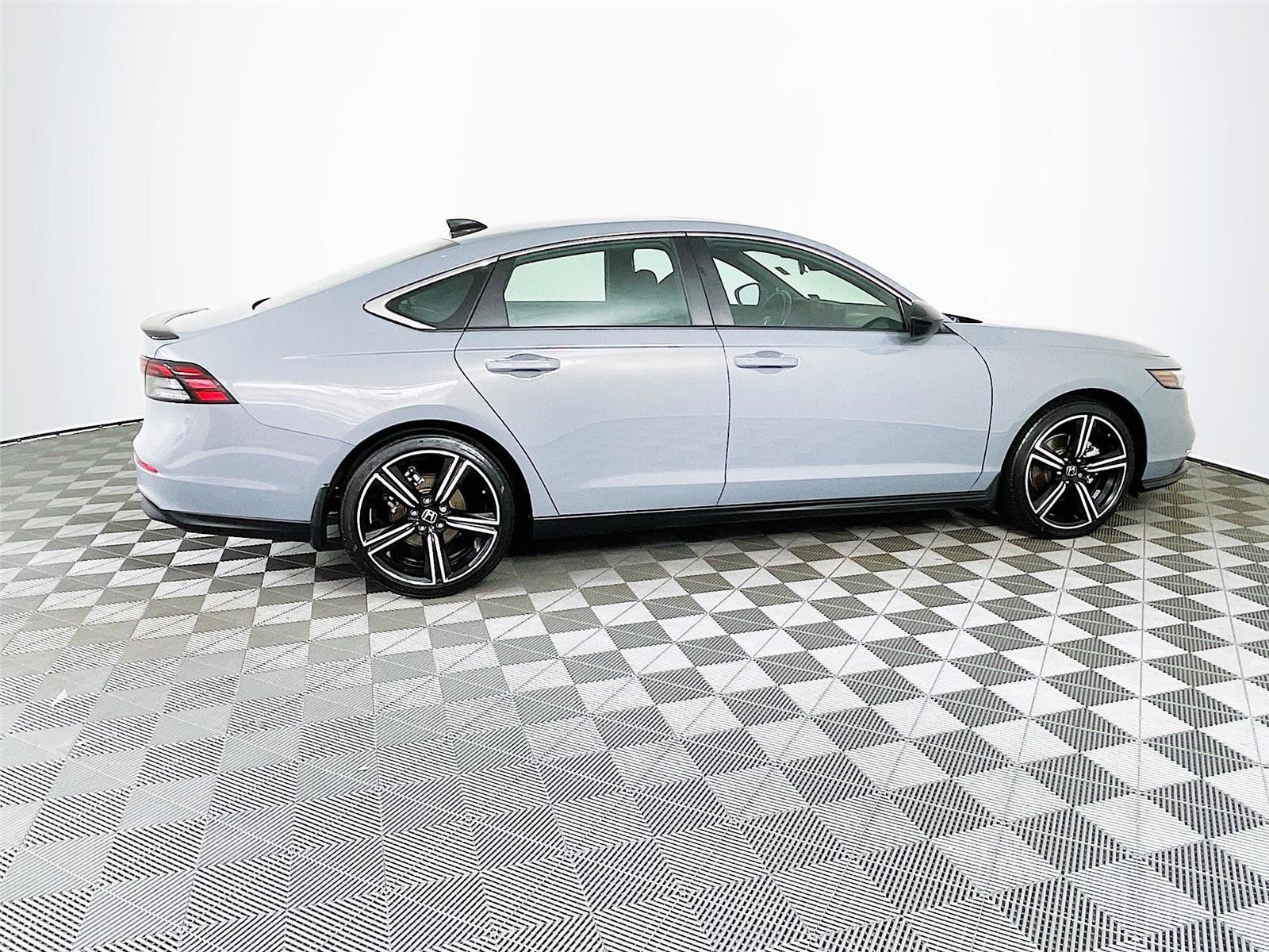 Used 2023 Honda Accord Sport image 12