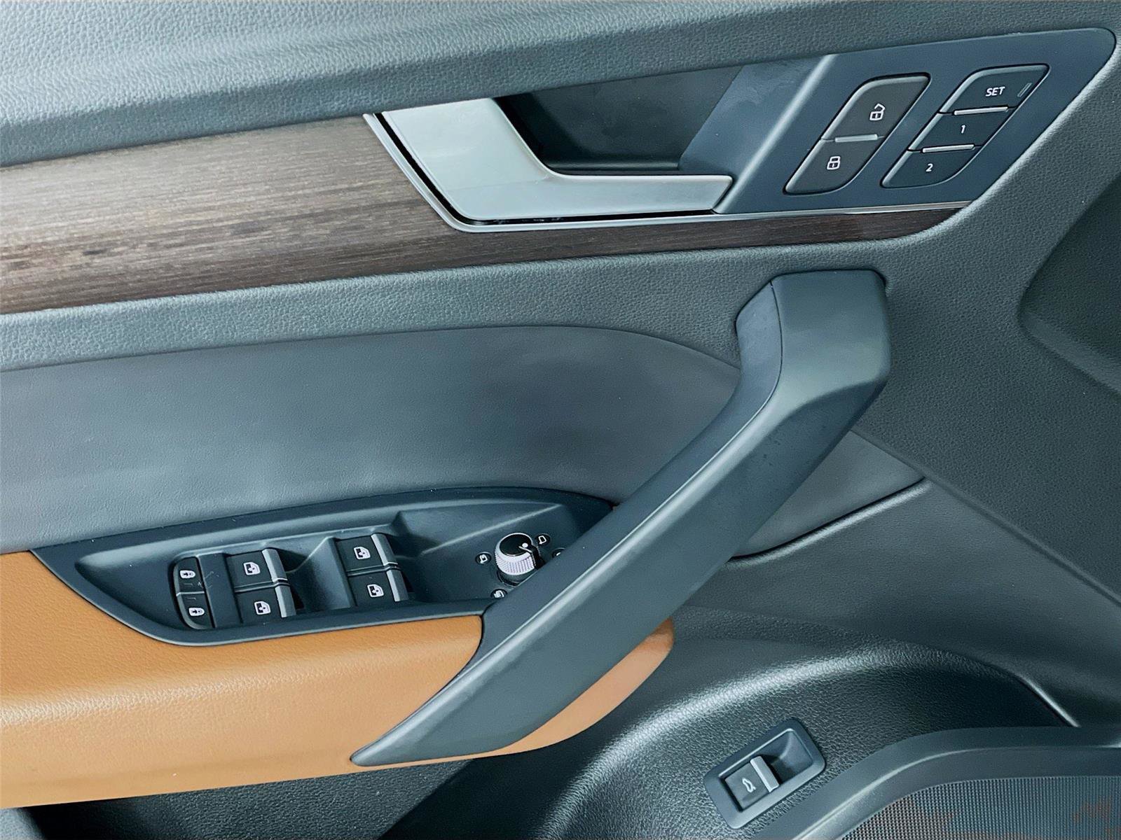 Used 2021 Audi Q5 Premium w/ Convenience Package image 20