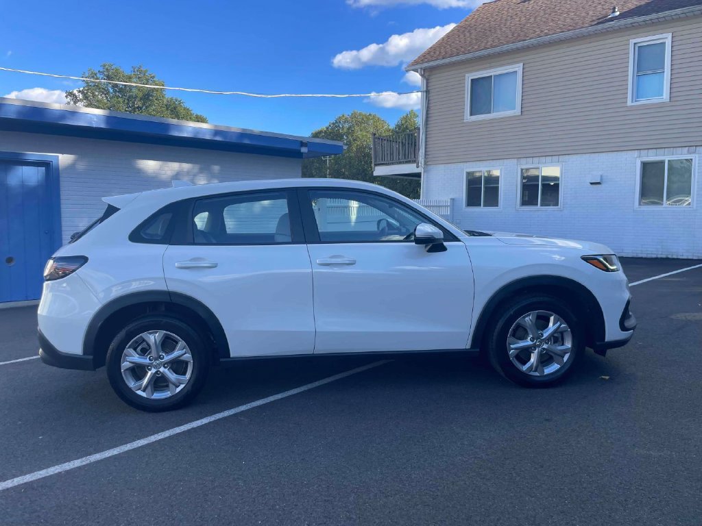 Certified 2024 Honda HR-V LX image 4
