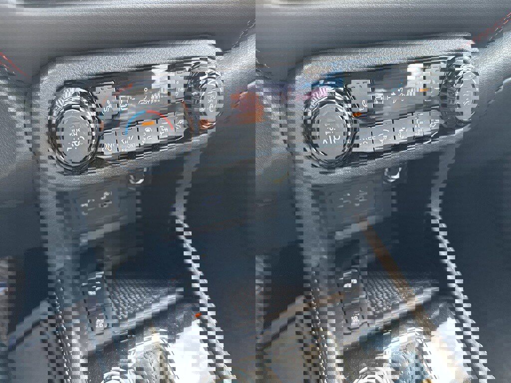 Used 2024 Nissan Kicks SR w/ SR Premium Package image 20