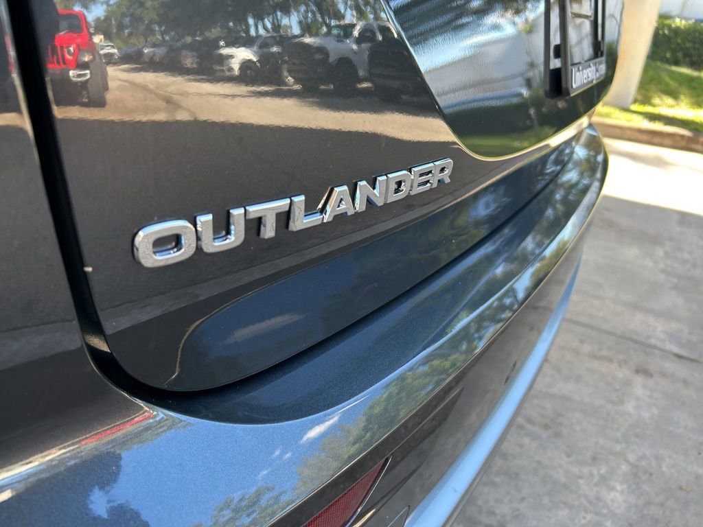New 2025 Mitsubishi Outlander SEL image 18