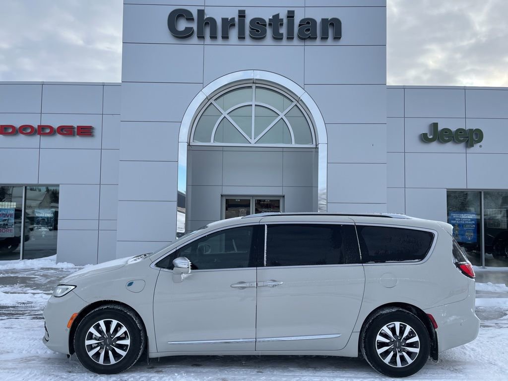 Used 2021 Chrysler Pacifica Limited w/ Premium & Safety Sphere Group