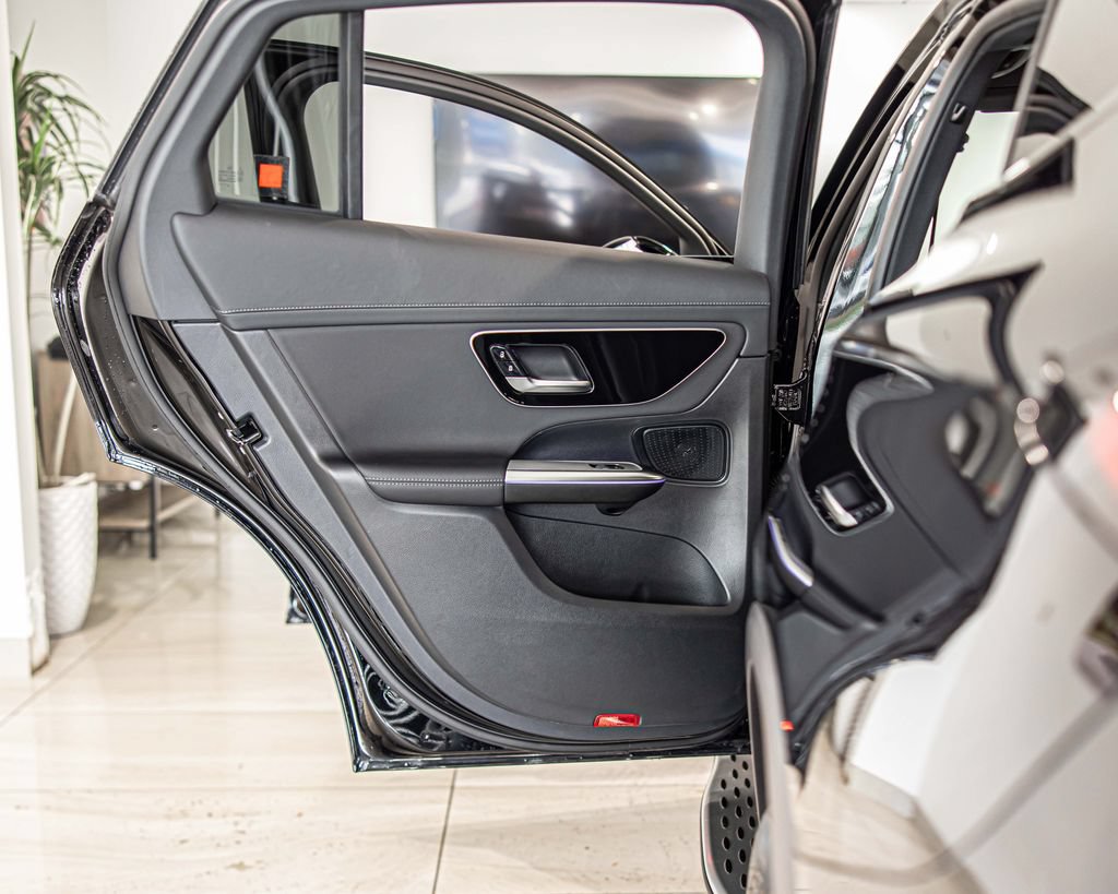 Used 2026 Mercedes-Benz GLC 300 4MATIC image 31