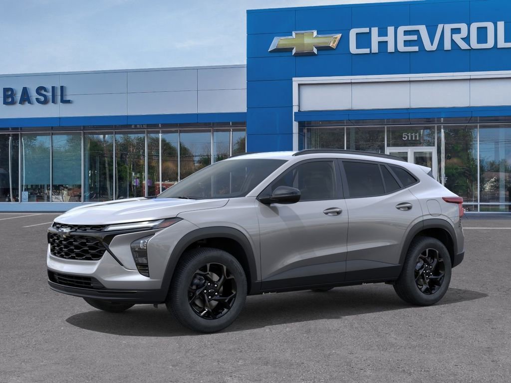 New 2026 Chevrolet Trax LT w/ Midnight Edition FWD image 2